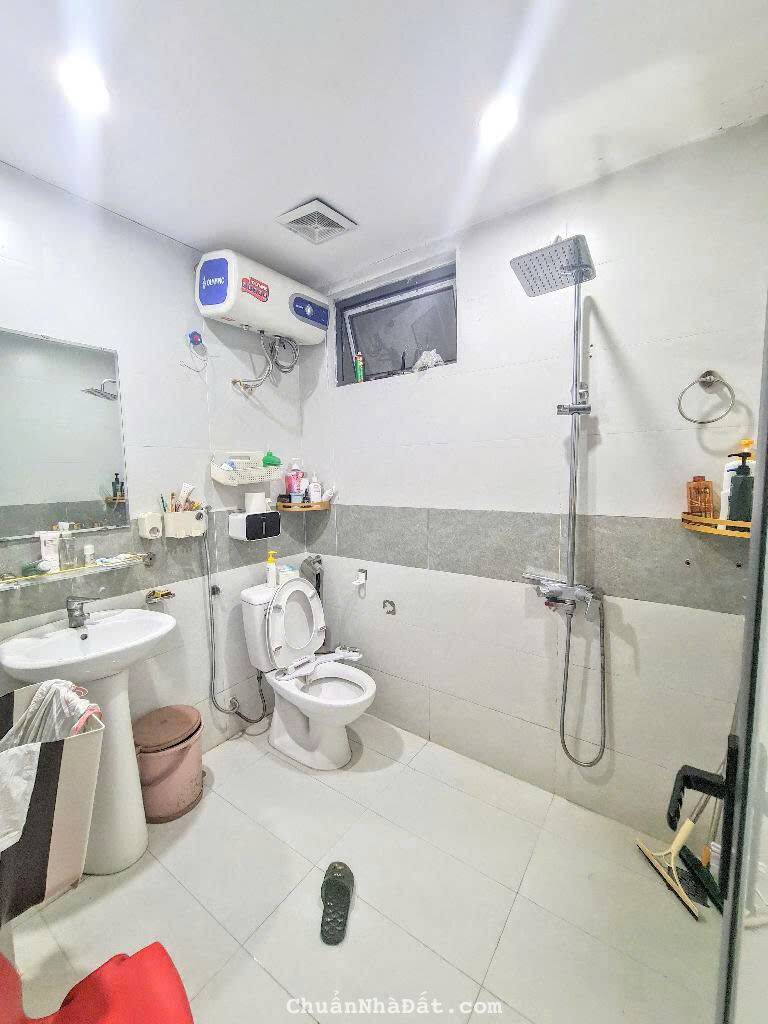 Bán nhà Phố TÂN MAI ,1 nhà ra 2 Ô TÔ TRÁNH ,Ô CHỜ THANG MÁY , KINH DOANH ONLINE,HƠN 7 TỶ   