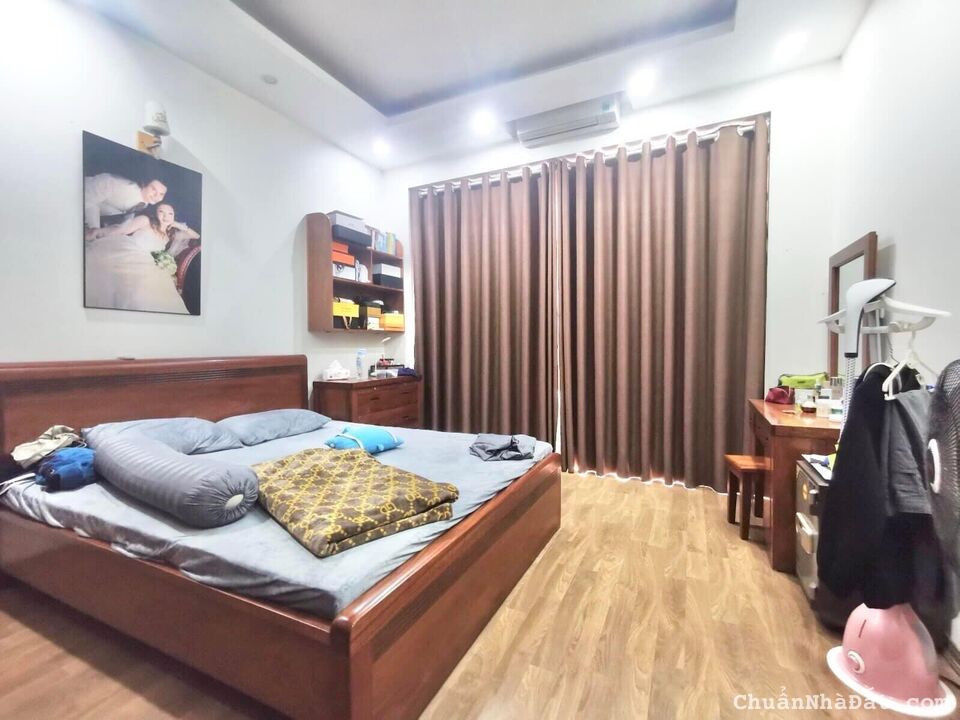 nhà Lương Khánh Thiện ,ngõ rộng 3m, 10m Ra Mặt Phố, Dân Xây ,4 ngủ chắc chắn .Hơn 7 tỷ HOÀNG MAI   