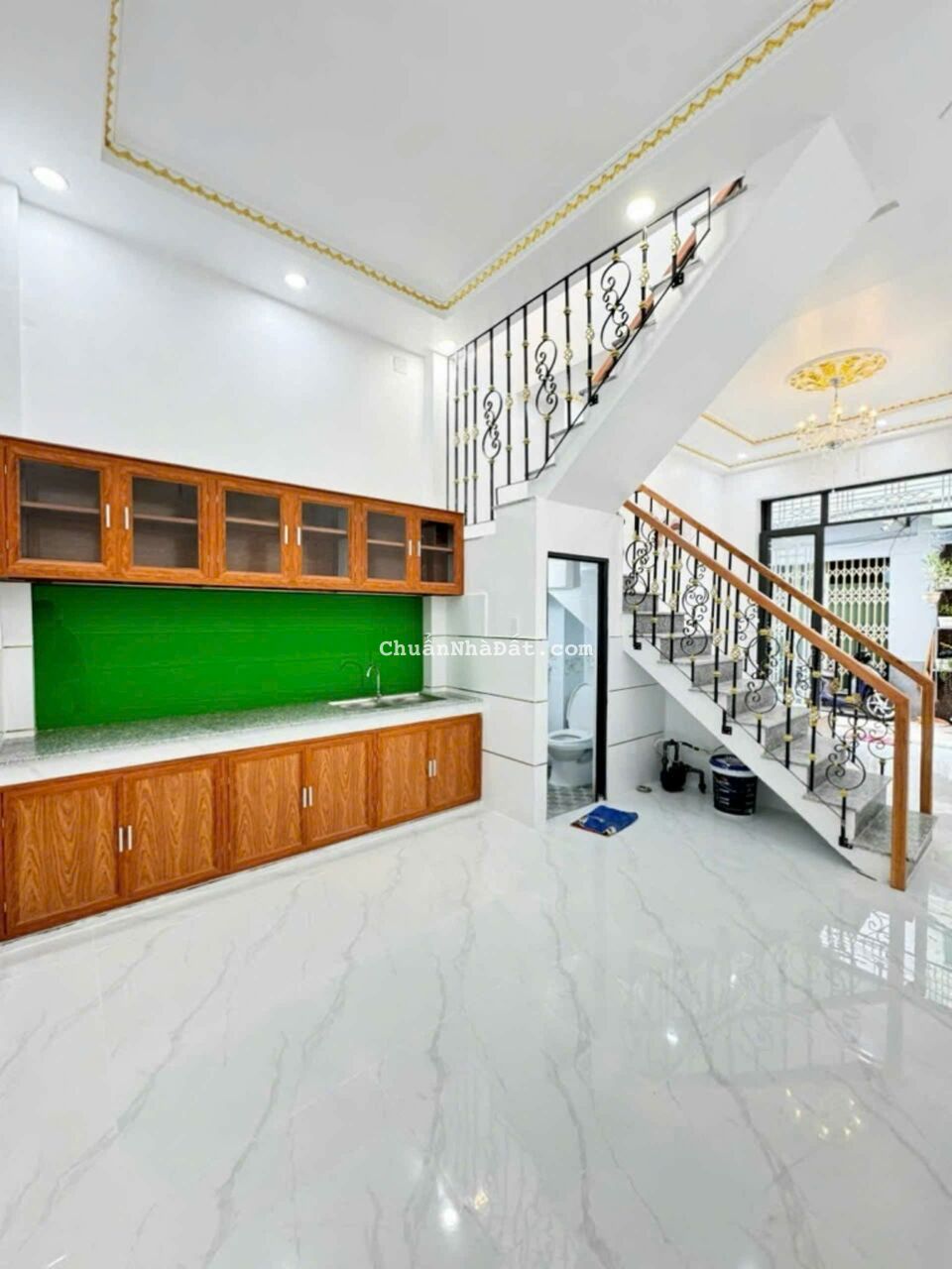 Bán nhà đẹp giá rẻ xách balo vào ở ngay tại bình tân 