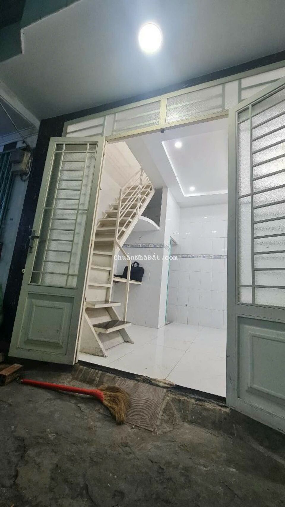 Bán nhà đẹp giá rẻ bèo tại tân phú 