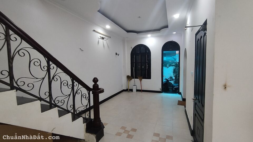 Nhà Bình Chánh KDC Trung Sơn giáp quận 8, 6 phòng, sân thượng 204m2, SHR, giá còn bớt lộc Nhà Bình Chánh KDC Trung Sơn giáp quận 8, 6 phòng, sân thượng 204m2, SHR, giá còn bớt lộc