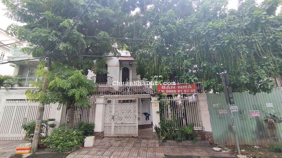 Nhà Bình Chánh KDC Trung Sơn giáp quận 8, 6 phòng, sân thượng 204m2, SHR, giá còn bớt lộc Nhà Bình Chánh KDC Trung Sơn giáp quận 8, 6 phòng, sân thượng 204m2, SHR, giá còn bớt lộc