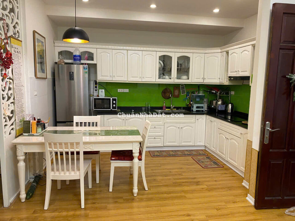 Chính chủ bán căn hộ tầng 10 chung cư Kinh Đô 93 Lò Đúc 94.4m2 giá 7.2 tỷ