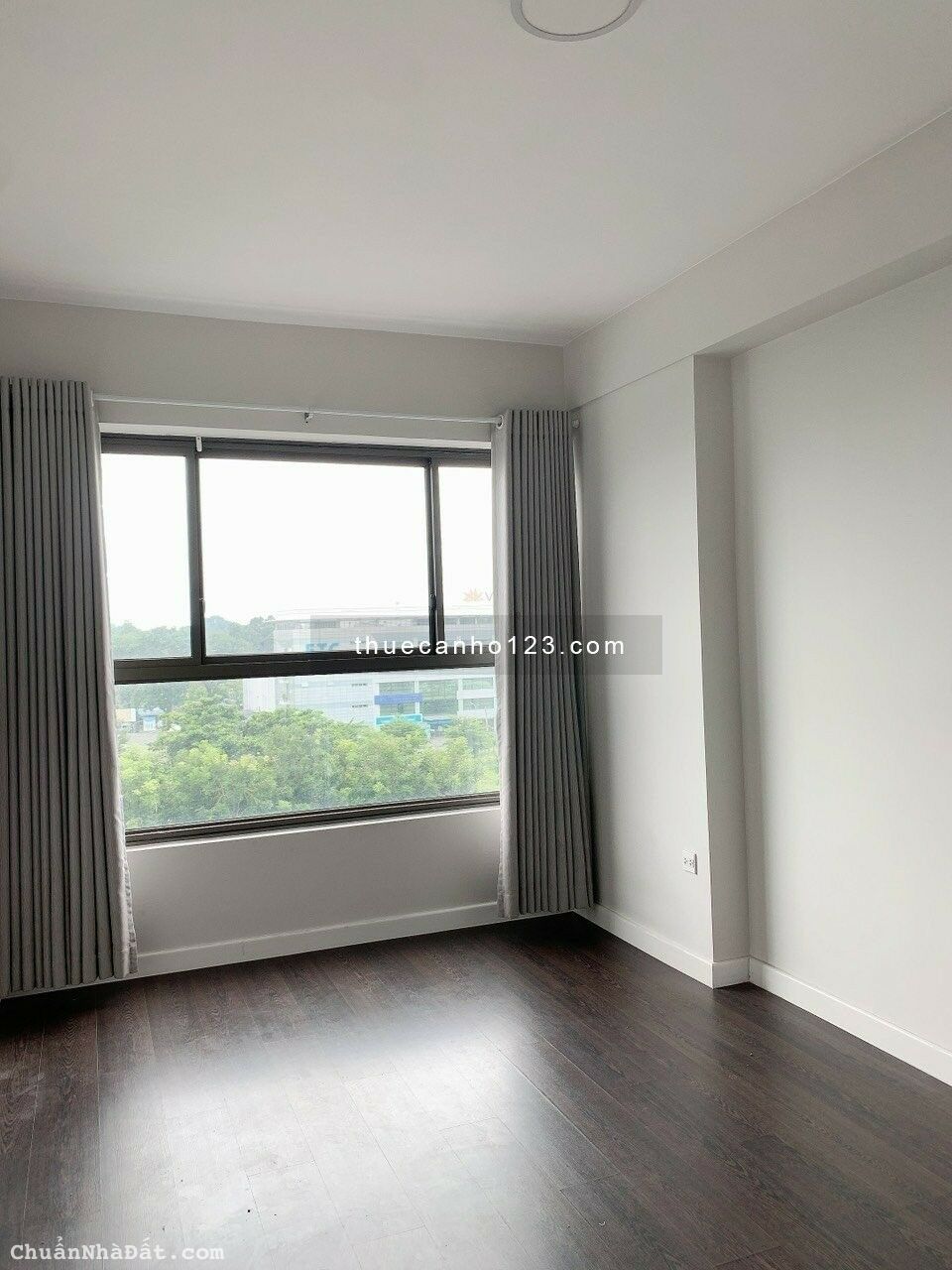 Cho thuê căn hộ 2PN2WC chung cư Golden Mansion Phổ Quang giá chỉ 14tr/th