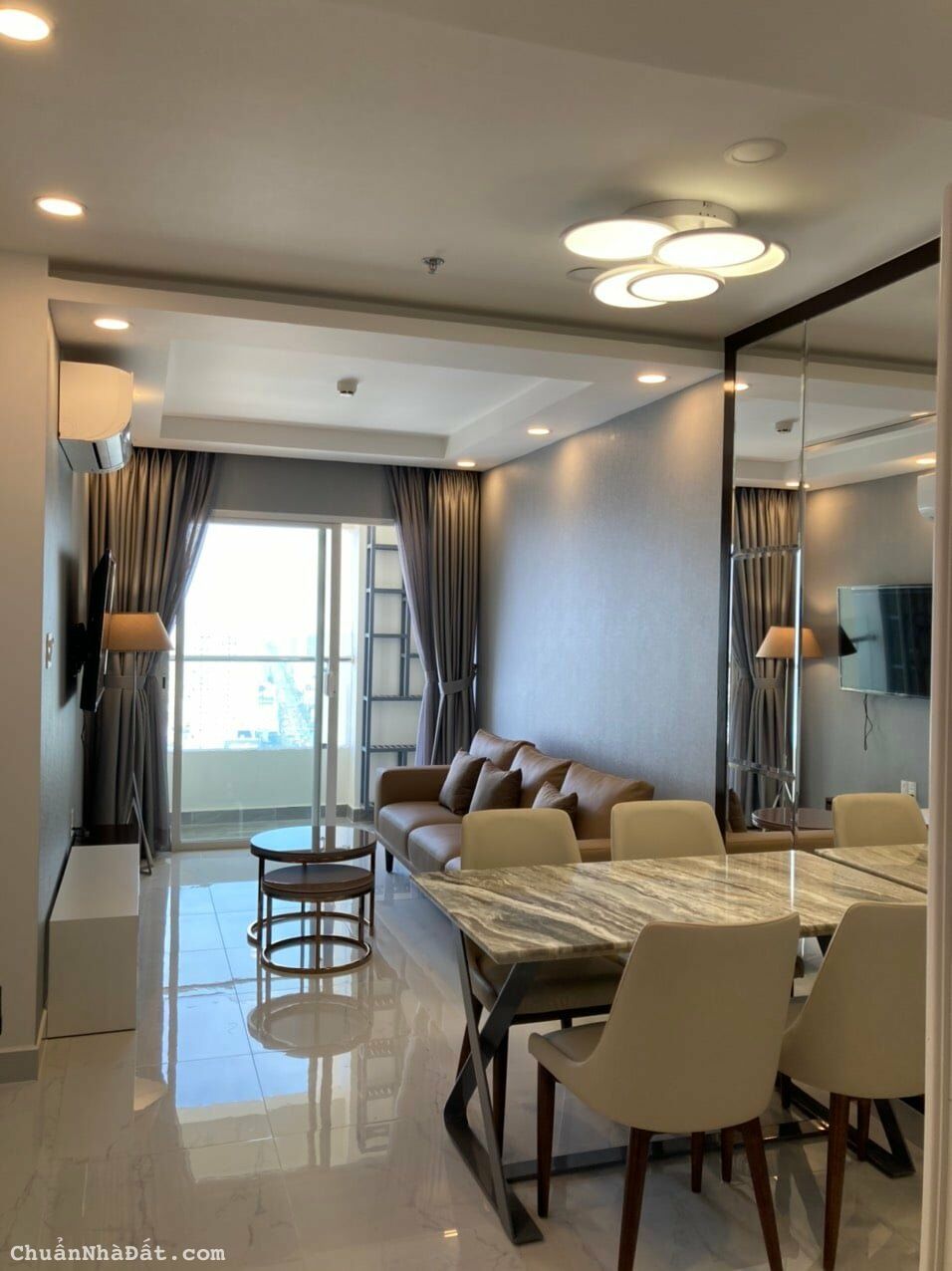 Cho thuê căn hộ 2PN2WC-72m2 full nội thất chung cư Terra Royal quận 3 giá chỉ 20tr/th, ở ngay