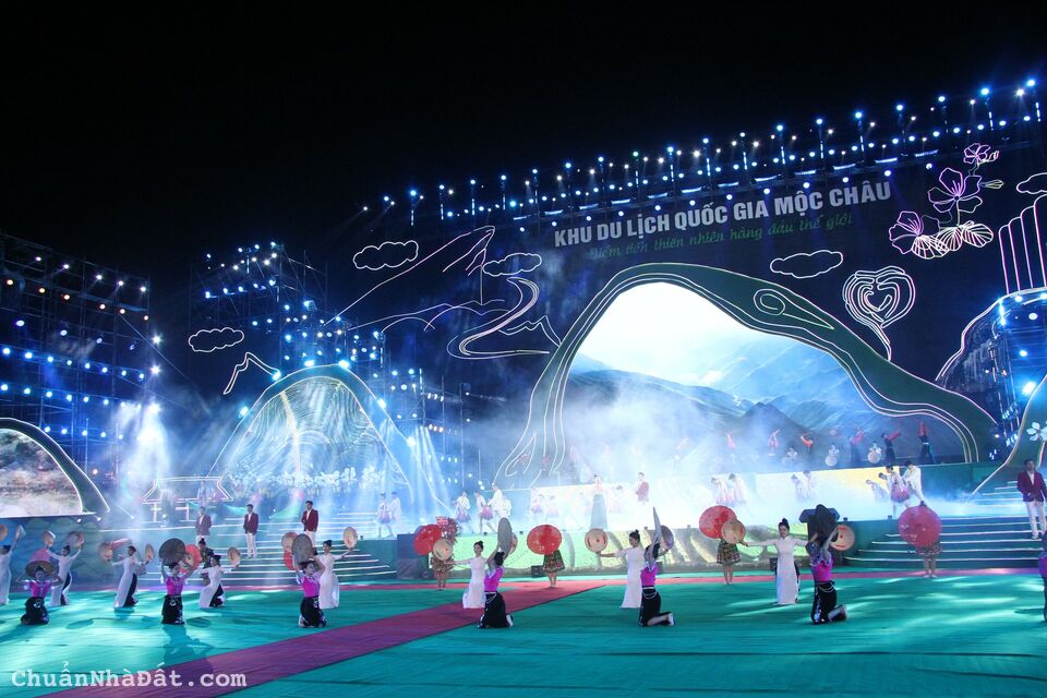 Bán shophouse- sàn 105m2, 4 tầng - Sở hữu lâu dài - Khu du lịch quốc gia - thị trấn Mộc Châu Bán shophouse- sàn 105m2, 4 tầng - Sở hữu lâu dài - Khu du lịch quốc gia - thị trấn Mộc Châu