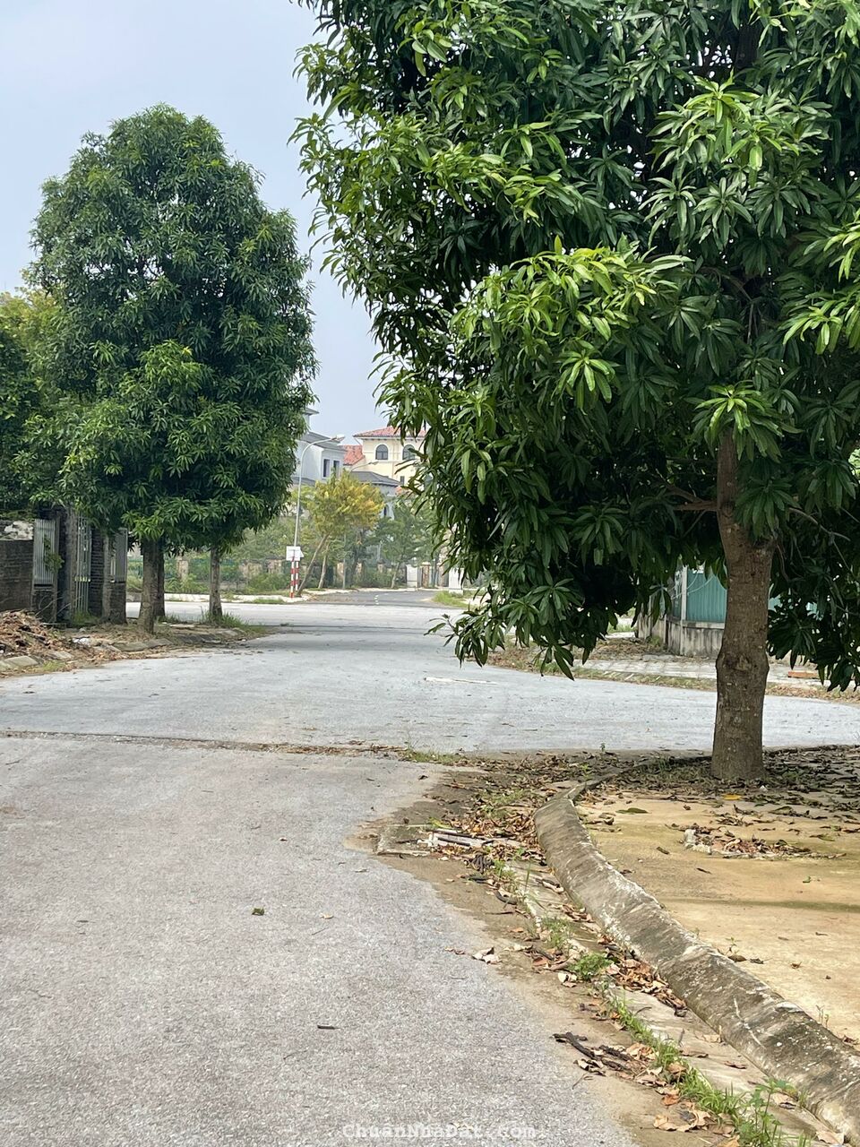 chính chủ bán nhà xây thô lk7 -văn phú, dt90m giá 17.5 tỷ