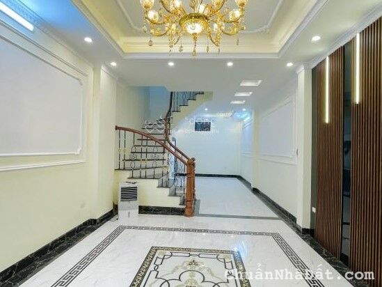 Bán Nhà Trịnh Đình Cửu - Hoàng Mai , DT 46m2x5T, ô tô đỗ cửa, trước sau thoáng, Giá 11 tỷ