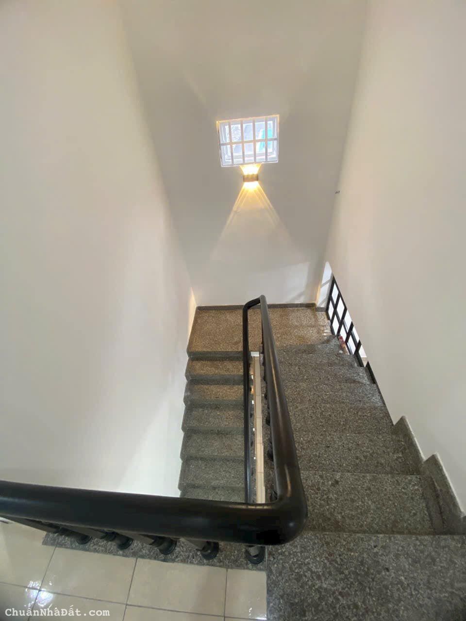 Bán nhà 3 tầng 3 mê mặt tiền Điện Biên Phủ đoạn ngay Coop mart 8.9 tỷ