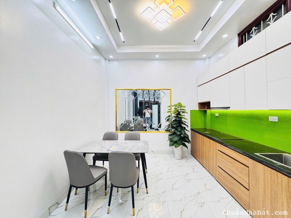 Bán nhà trung tâm Cầu Giấy | 45m² | 4 tầng | Mặt tiền 3.5m | Giá chỉ 9.2 tỷ 