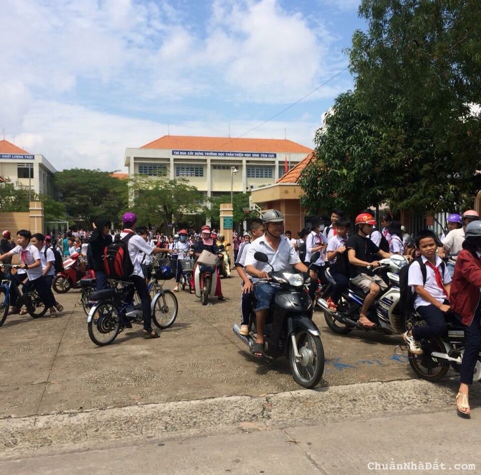 KẸT TIỀN BÁN NHANH 10X52=520M2 ĐẤT THỔ CƯ. GIÁ 180TR KẾ BÊN KCN ĐÔNG CÔNG NHÂN SÁT CHỢ, TRƯỜNG