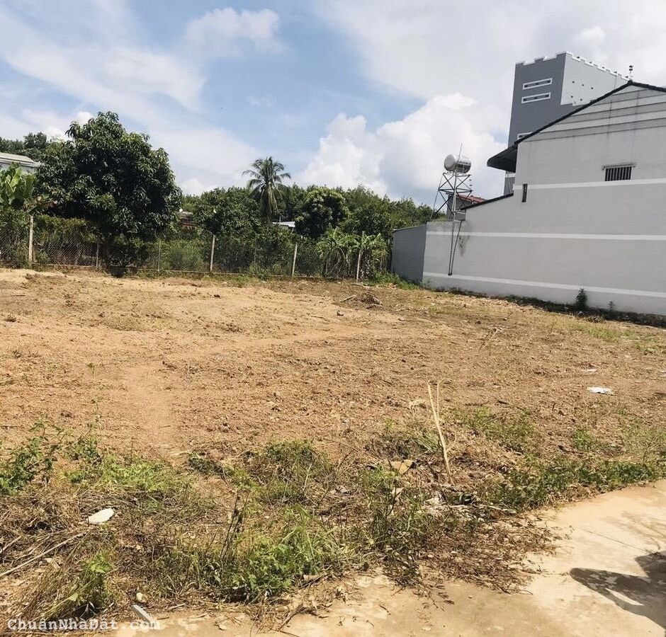 CẦN TIỀN TRẢ NỢ BÁN GẤP (15x26)=390M2. GIÁ 210TR ĐẤT NGAY KCN ĐÔNG CÔNG NHÂN, GẦN TRƯỜNG, CHỢ