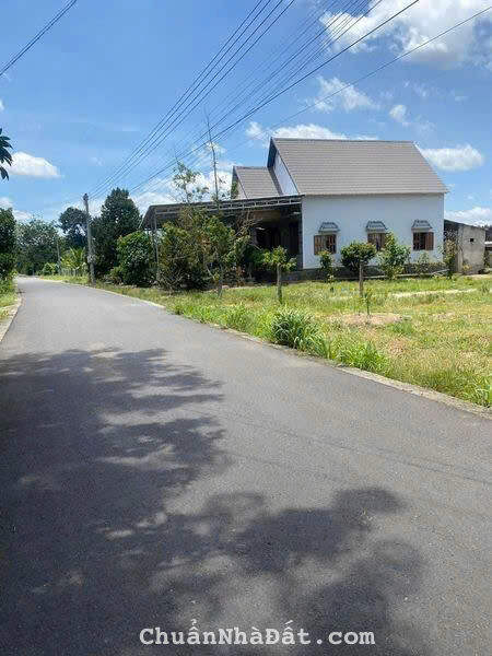  CẦN TIỀN SANG LỖ LÔ 2470M2 ĐẤT SỔ RIÊNG NGAY TRUNG TÂM THỊ XÃ, GẦN CHỢ, TRƯỜNG HỌC. GIÁ 160 TR/SỔ