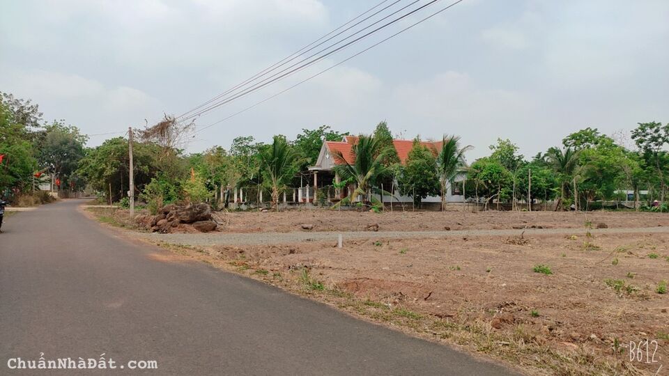 CHUYỂN NHÀ VỀ NAM ĐỊNH SỐNG NÊN BÁN 1.091M2 ĐẤT, SÁT CHỢ BUÔN BÁN ĐÔNG. GIÁ 160TR