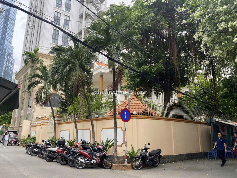 Bán Biệt Thự Góc 2 MT Số 406/3 Ung Văn Khiêm, Quận Bình Thạnh. Ngay Ga Metro, Landmark 81