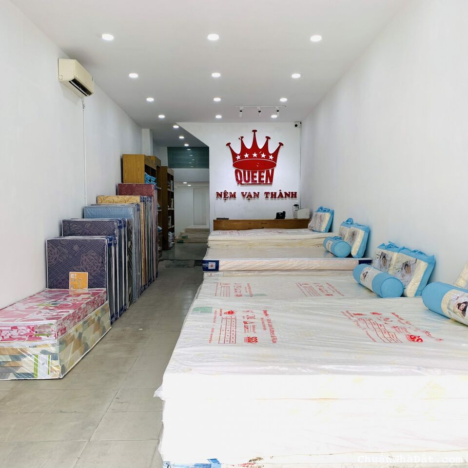 Bán Nhà Mặt Tiền Số: 203 Phan Đăng Lưu, Phường 1, Quận Phú Nhuận. DT: 4 x 18m - 4 Tầng. Bán Nhà Mặt Tiền Số: 203 Phan Đăng Lưu, Phường 1, Quận Phú Nhuận. DT: 4 x 18m - 4 Tầng.