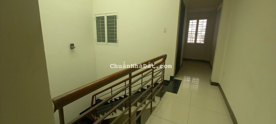 Bán Nhà Mặt Tiền Số: B60 Bạch Đằng, Phường 2, Quận Tân Bình. DT: 109m2 - 4 Tầng