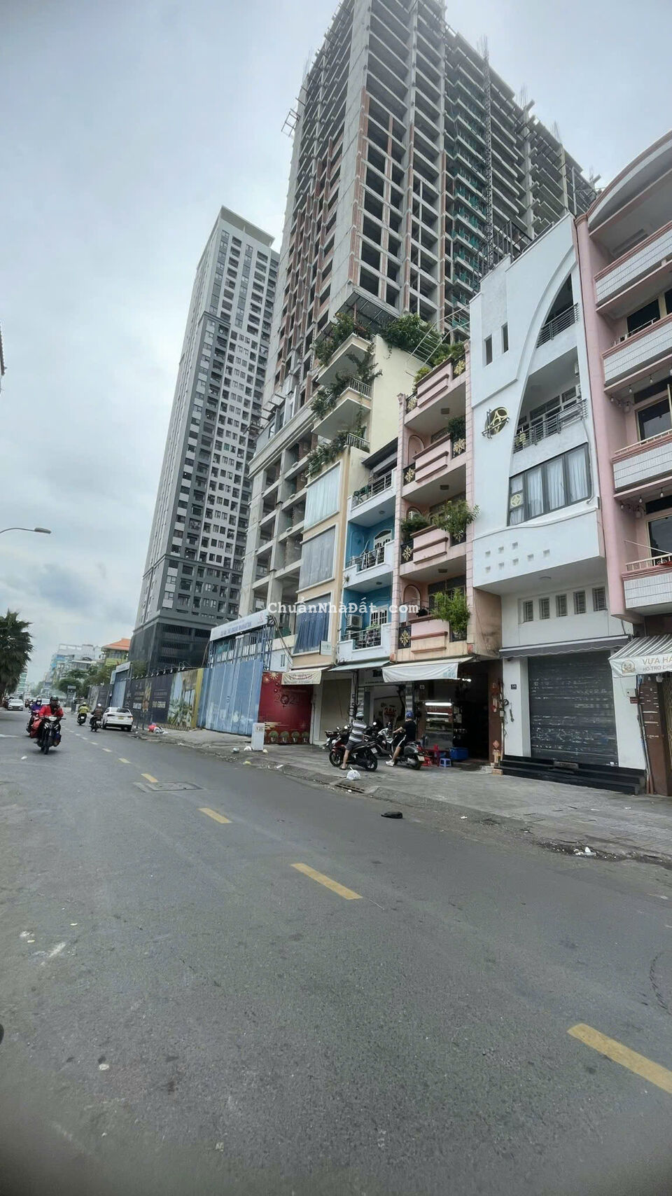 Bán Nhà Nhà Mặt Tiền Số: 62 Cô Giang, Phường Cô Giang, Quận 1. 4 Tầng - Giá: 29 Tỷ