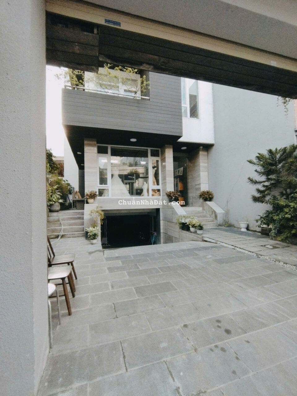 Bán Tòa Nhà Mặt Tiền Số: 149 Nguyễn Cửu Vân, Phường 17, Quận Bình Thạnh. Hầm + 6 Tầng