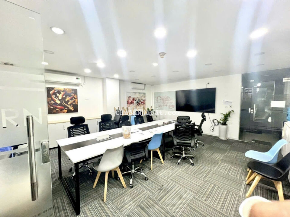 Bán Tòa Nhà Ngay Coopmart Nguyễn Kiệm. DT: 6 x 12m. Hầm + 6 Tầng, Có HĐ Thuê 70 Triệu. Giá: 20 Tỷ