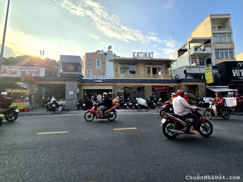 Bán Nhà Góc 2 MT 101 Nơ Trang Long, Quận Bình Thạnh. DT: 22 x 32m - HĐ Thuê 177 Tr/Tháng