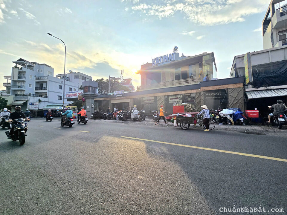 Bán Nhà Góc 2 MT 101 Nơ Trang Long, Quận Bình Thạnh. DT: 22 x 32m - HĐ Thuê 177 Tr/Tháng