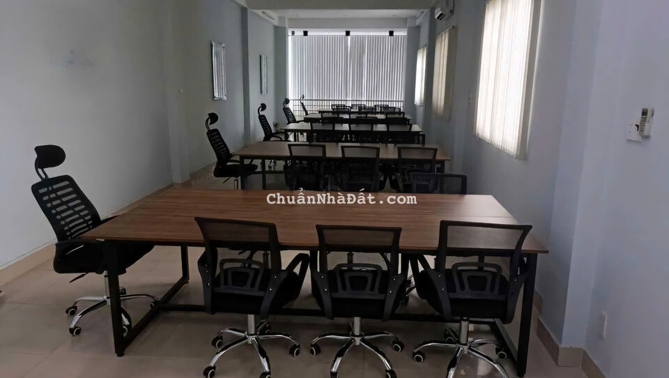 Bán Nhà 546 Phạm Văn Đồng, Quận Bình Thạnh. DT: 92,4m2 - 5 Tầng - Giá: 24 Tỷ