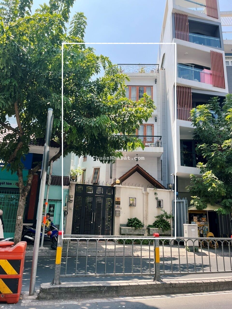 Bán Nhà Mặt Tiền Số 35 Trần Nguyên Đán, Phường Tân Định, Quận 1. DT: 141m2, 5 Tầng 