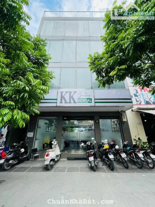 CHO THUÊ TÒA NHÀ MẶT TIỀN QUẬN 1 - NGANG 7.4M - CÓ THANG MÁY- Giá Thuê : 35 triệu/tháng