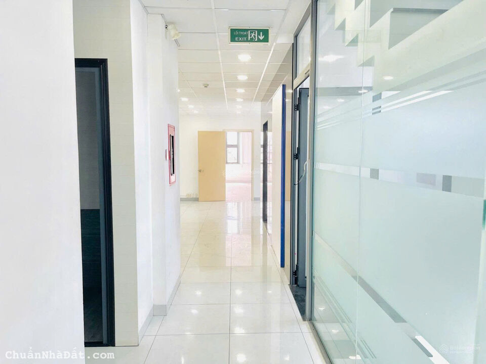 VIP - TÒA NHÀ CAO CẤP DIỆN TÍCH LỚN MẶT TIỀN 3 THÁNG 2 ( 3/2 )