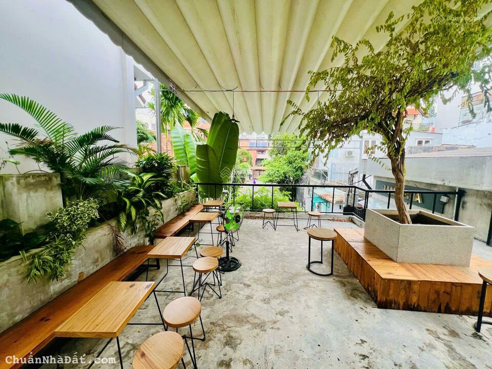 Cho thuê nhà mặt tiền đường Bùi Thị Xuân, Quận 1. DT: 8x20m- Gía cho thuê: 80 triệu/tháng.