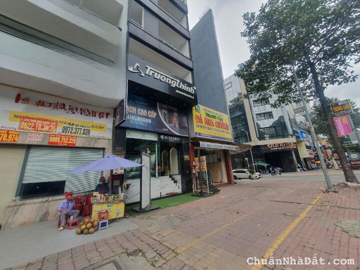 MT kinh doanh 6x18m, 4 lầu đường Lý Chính Thắng, Quận 3. Gía thuê 60 triệu/tháng.