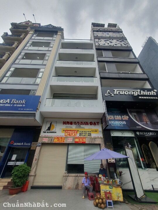 MT kinh doanh 6x18m, 4 lầu đường Lý Chính Thắng, Quận 3. Gía thuê 60 triệu/tháng.