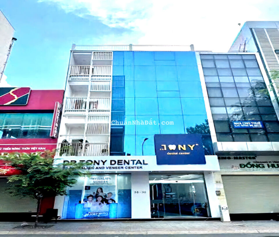 Cho Thuê Nhà Góc 2 Mặt Tiền 65 Đường Võ Văn Tần, Phường 6, Quận 3. Gía thuê 120tr/tháng.