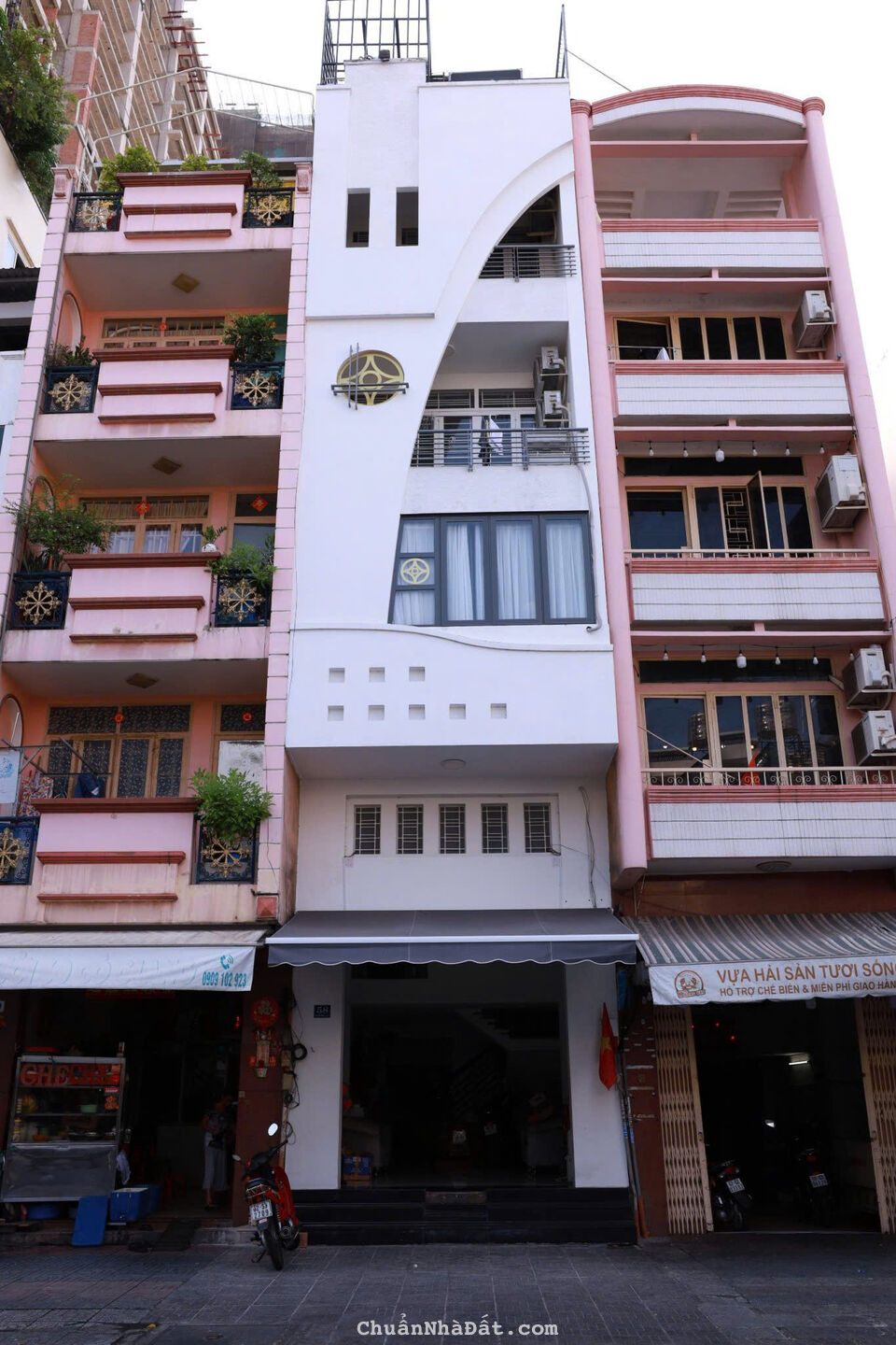 Cho thuê nhà mặt tiền Đề Thám, Phường Phạm Ngũ Lão, Quận 1 - Gía thuê 70tr/tháng!