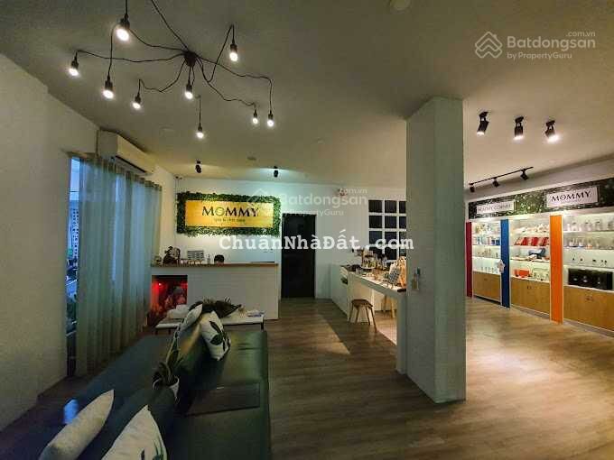 Cho thuê nhà mặt tiền đường Trần Quang Diệu, Phường 14, Quận 3.Gía cho thuê: 80 triệu/tháng.