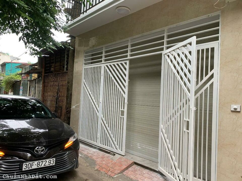 Bán nhà Hoàng Quốc Việt - 65m2 - 17.5 tỷ - Sát phố- Ô tô - phù hợp làm CHDV