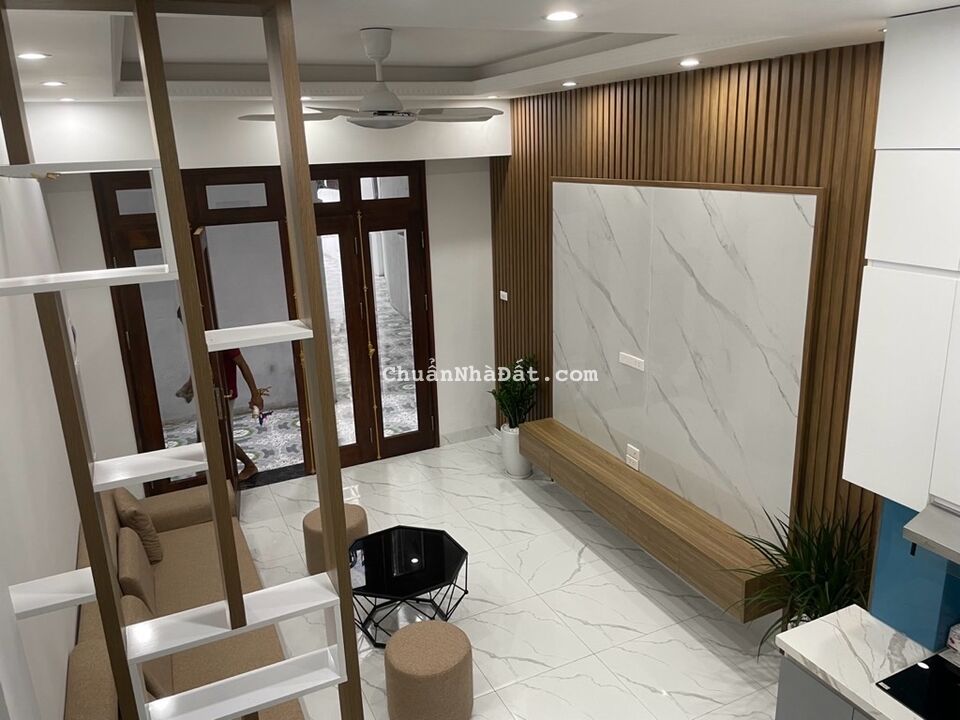 Bán nhà Trần Cung - 30m2 - 6.4tỷ - Ngõ nông - An ninh tốt - Kinh doanh