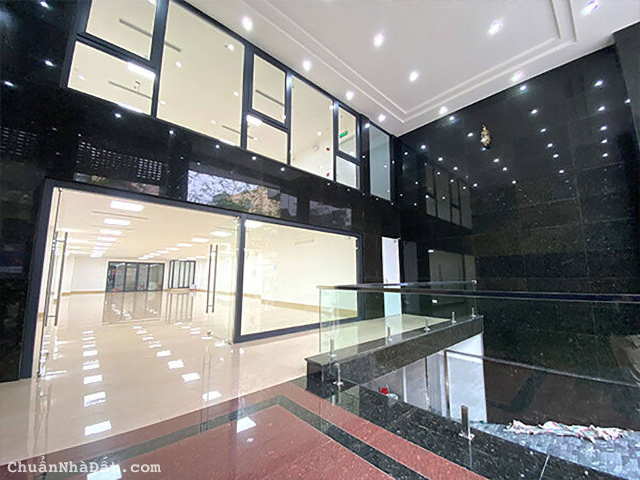 Bán Tòa Văn Phòng 8 Tầng Mặt Phố Ngô Gia Tự, Long Biên. DT 315m2, MT 8.3m nở hậu. Giá 120 TỶ