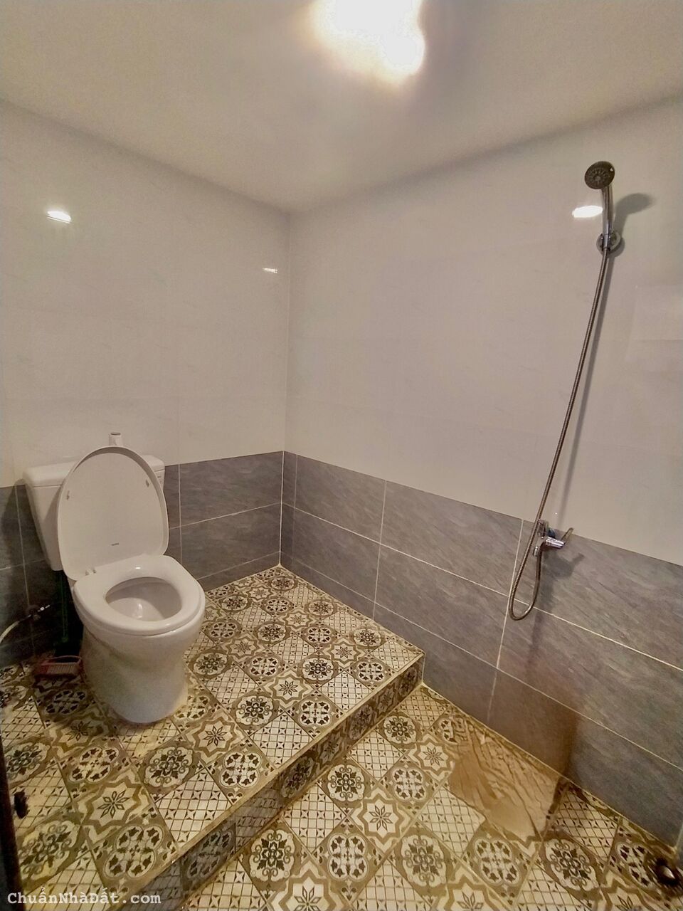 Bán gấp căn Chung cư 1 trệt 1 lửng MT Nguyễn Trãi Quận 5 80m2 chỉ 2.6tỷ Bán gấp căn Chung cư 1 trệt 1 lửng MT Nguyễn Trãi Quận 5 80m2 chỉ 2.6tỷ