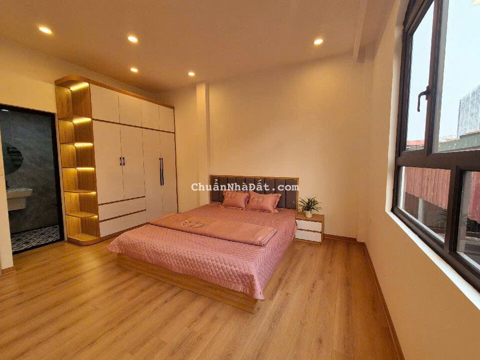 Bán Nhà 42m2 x 5T Phố Quan Nhân, Thanh Xuân - Chỉ 5.7 Tỷ, Ngõ Rộng Thoáng, Gần Phố