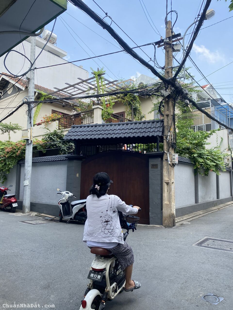 Biệt Thự Góc 2MT Hẻm Đẹp 333 Lê Văn Sỹ, Phường 1, Quận Tân Bình - 11x15M, 2 Lầu, 28 Tỷ !