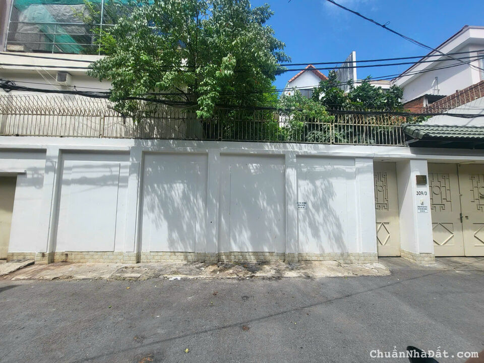 Cần Bán Biệt Thự 309/3 Nguyễn Văn Trỗi, Phường 1, Tân Bình - 16x21M, 3 Tầng Sân Vườn, 70 Tỷ !