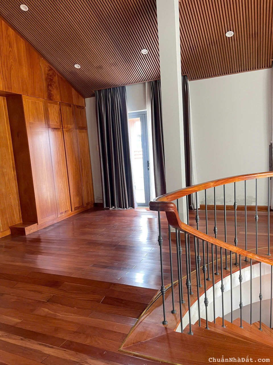 Biệt thự VIP MT Hoa Đào - khu Phan Xích Long, P.2, Phú Nhuận - 8x18M, 144m2, Hầm 4 Tầng, 58,5 Tỷ !