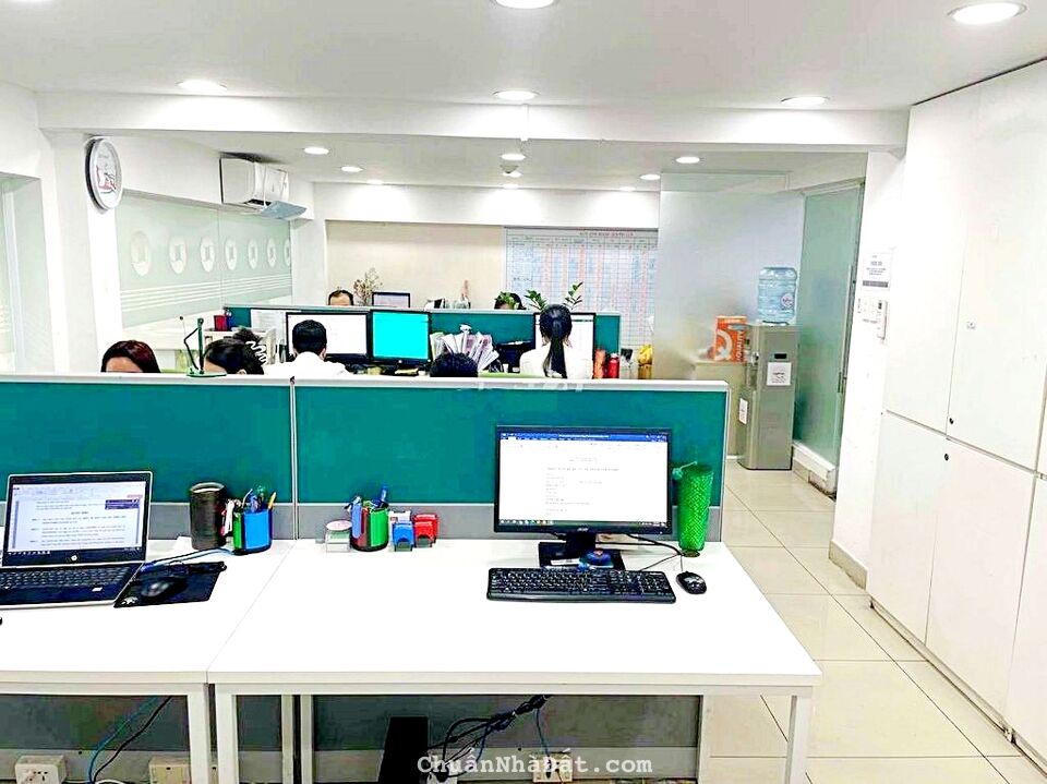 Cho thuê nhà 549-551 Hồng Bàng, Phường 14, Quận 5. Trệt, 3 lầu DT 680m2 chỉ 120tr