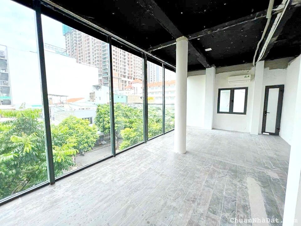 Cho thuê nhà 73 Nguyễn Khắc Nhu, P Cô Giang, Q1. 4 Tầng, Sân Thượng có Thang máy chỉ 65tr