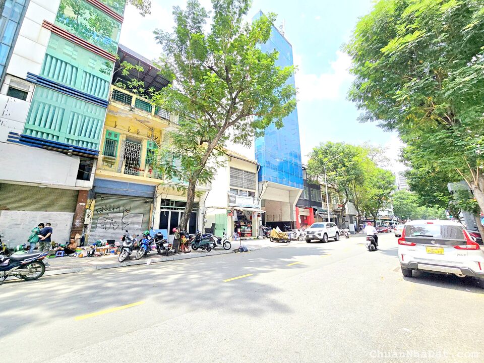 Cho thuê nhà 19 Phó Đức Chính, Phường Nguyễn Thái Bình, Quận 1. Trệt, 4 Lầu, Dt 400m2 chỉ 70tr