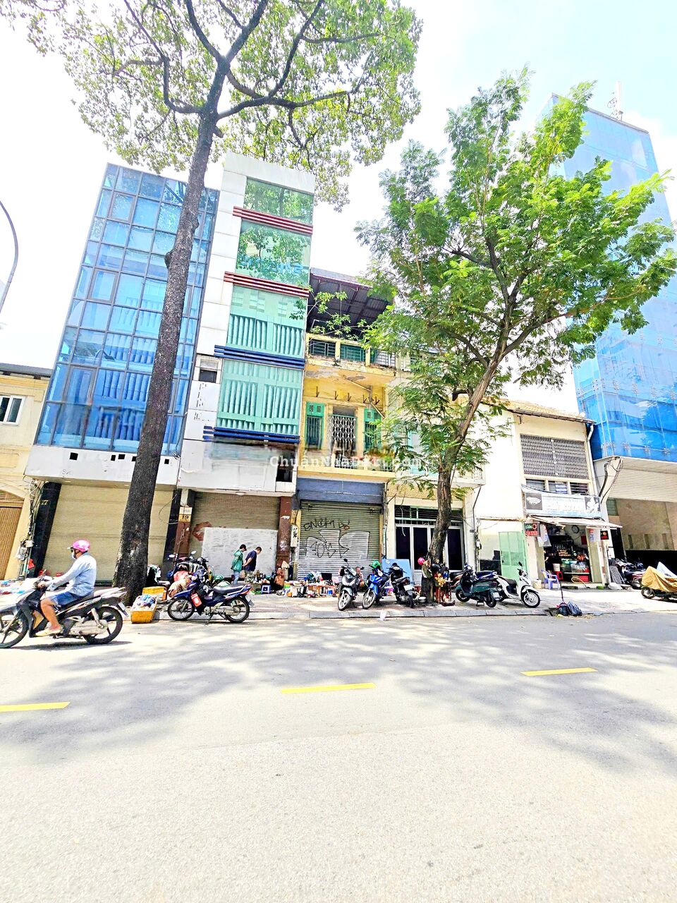 Cho thuê nhà 19 Phó Đức Chính, Phường Nguyễn Thái Bình, Quận 1. Trệt, 4 Lầu, Dt 400m2 chỉ 70tr