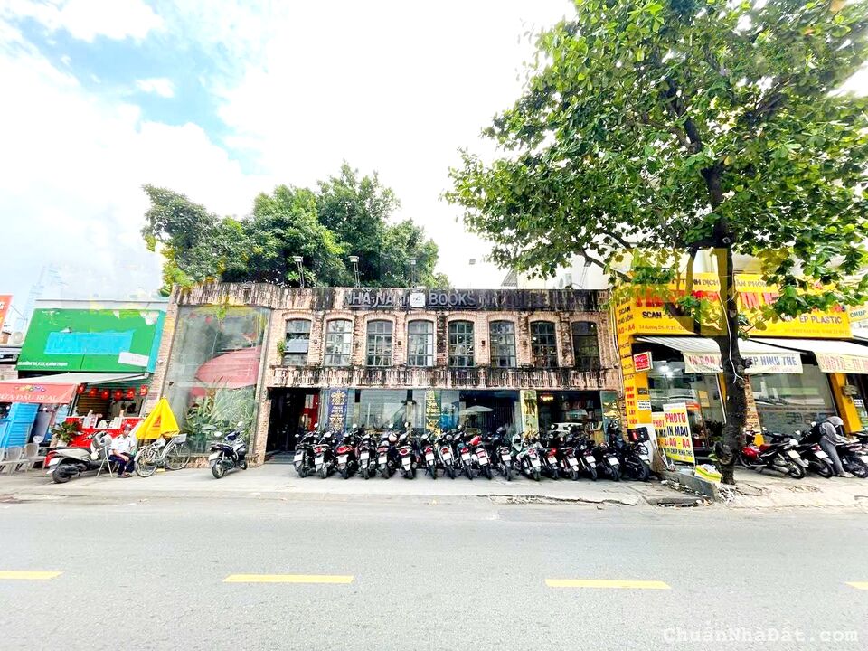 Cho thuê và Sang nhượng nhà 24A đường D5, Bình Thạnh. Trệt, 2 lầu, DT 600m2,17x15 chỉ 80tr