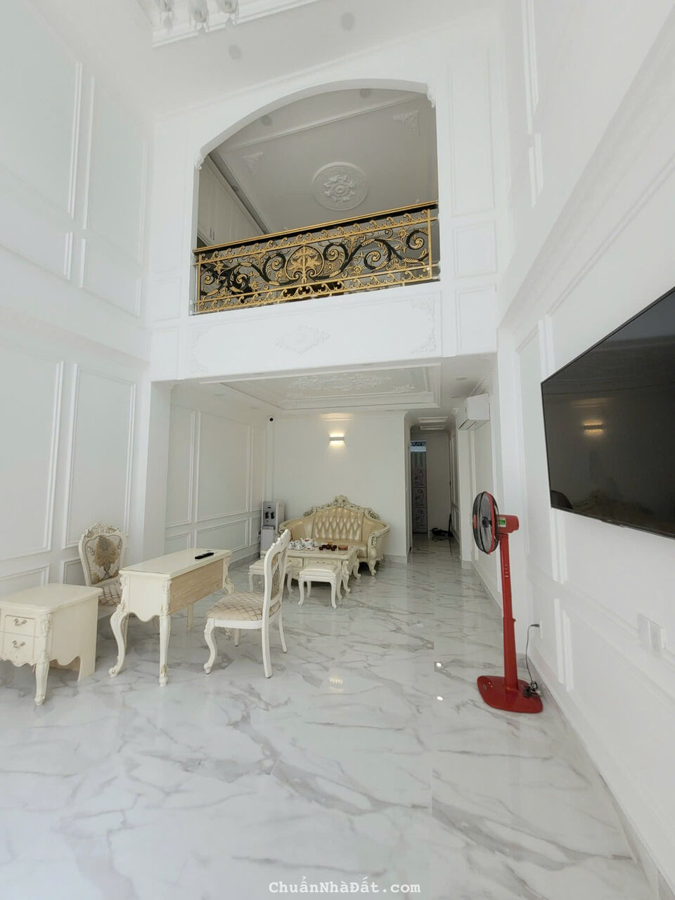 Cho thuê nhà mặt tiền Hoa Đào, Phường 2, Phú Nhuận. Trệt, lửng, 2 Lầu, Sân Thượng chỉ 39tr